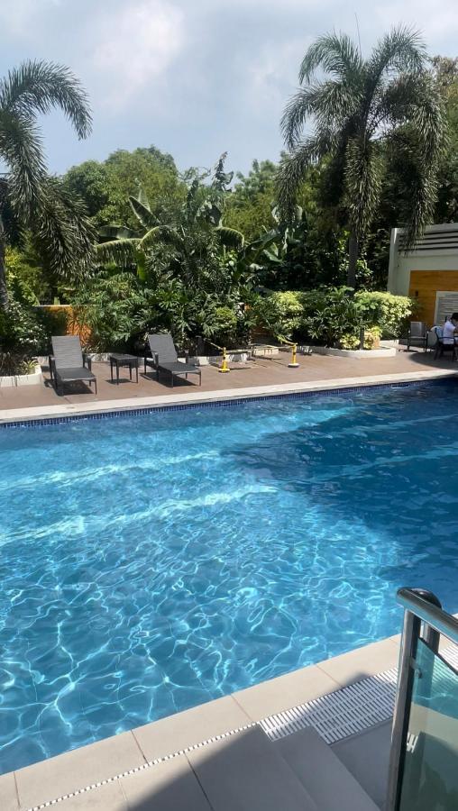 Lancris Residences 2 Bedroom Entire Apartment Near Airport With Pool Paranaque City Екстер'єр фото