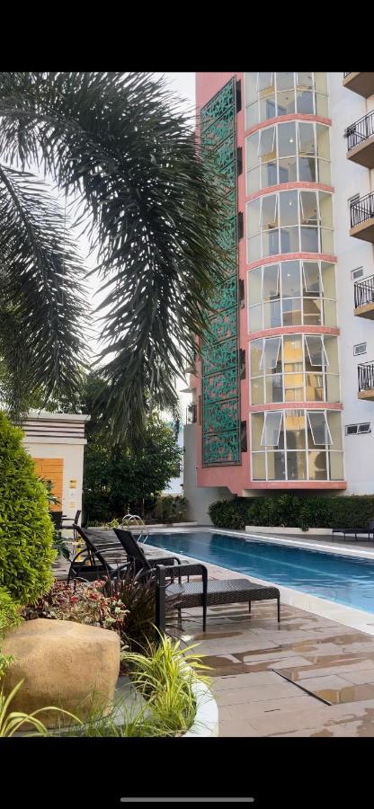 Lancris Residences 2 Bedroom Entire Apartment Near Airport With Pool Paranaque City Екстер'єр фото